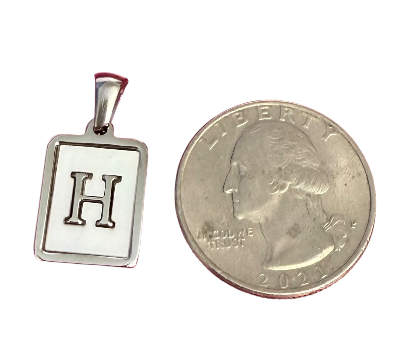 Inicial del Nombre Plateada
Letra H