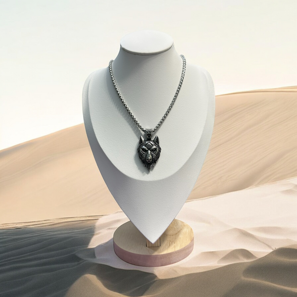 Cadena con Lobo en Stainless Steel.