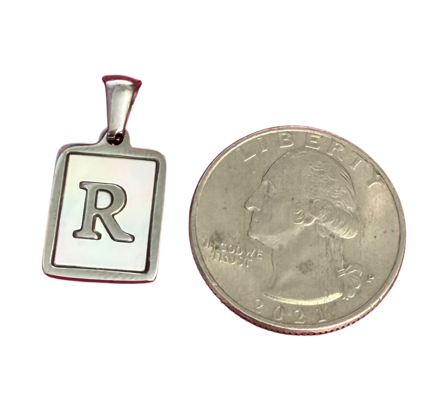 Inicial del Nombre Plateada Letra R