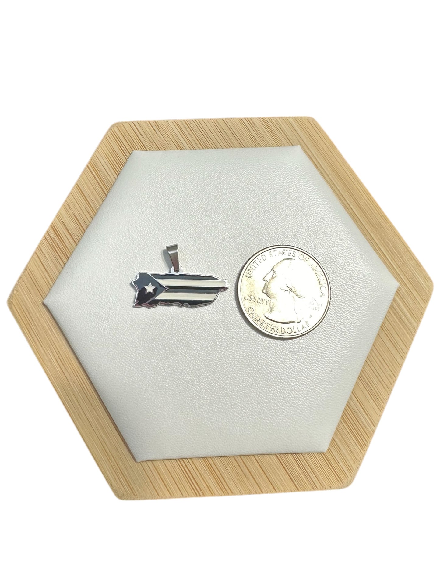 Collar Mapa PR Blanco/Negro en Plateado