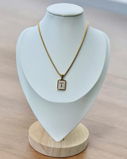 Inicial del Nombre Dorada
 Letra T