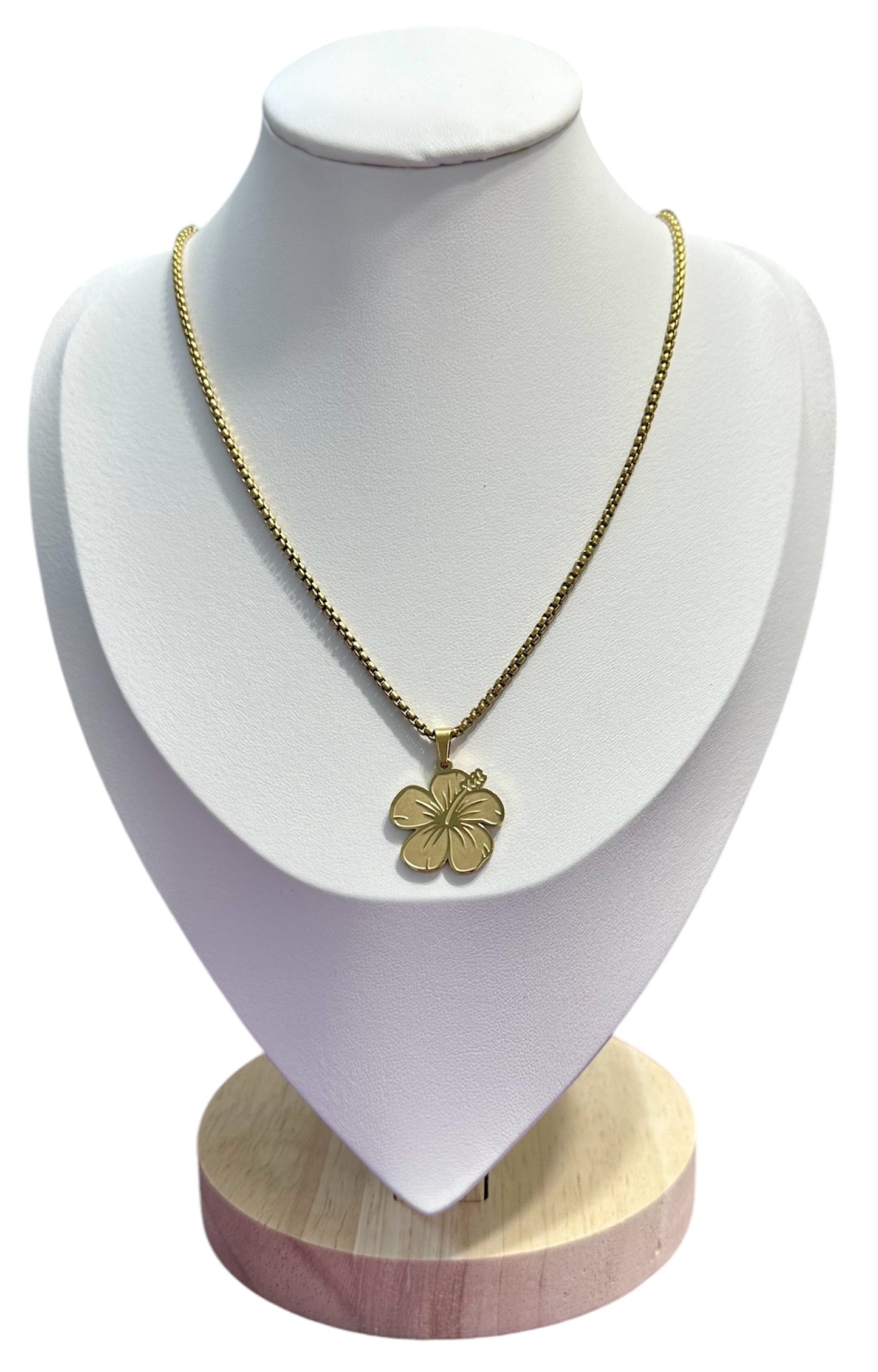 Set Flor de Maga en Dorado (Collar, Pulsera y Aretes)