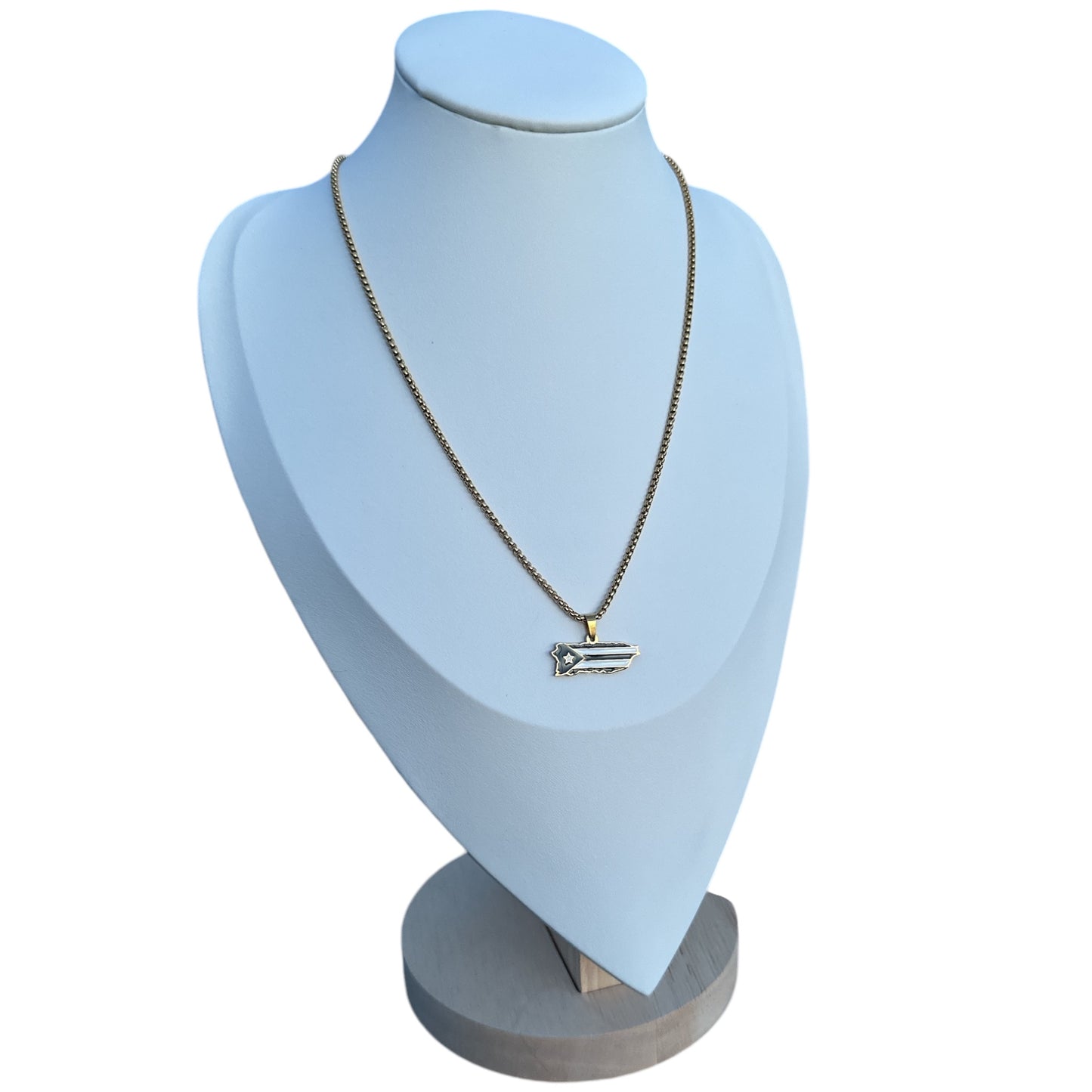 Collar Mapa de PR Blanco/Negro en Dorado