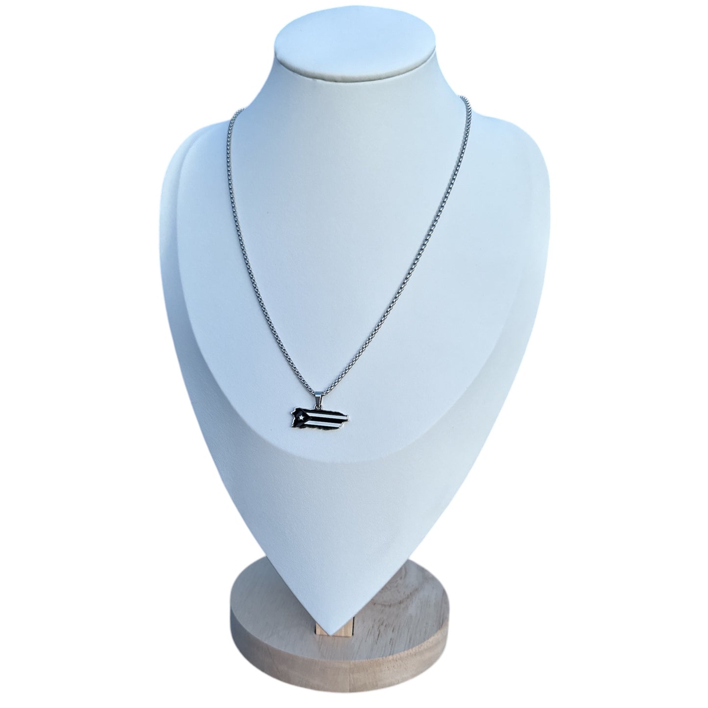 Collar Mapa PR Blanco/Negro en Plateado