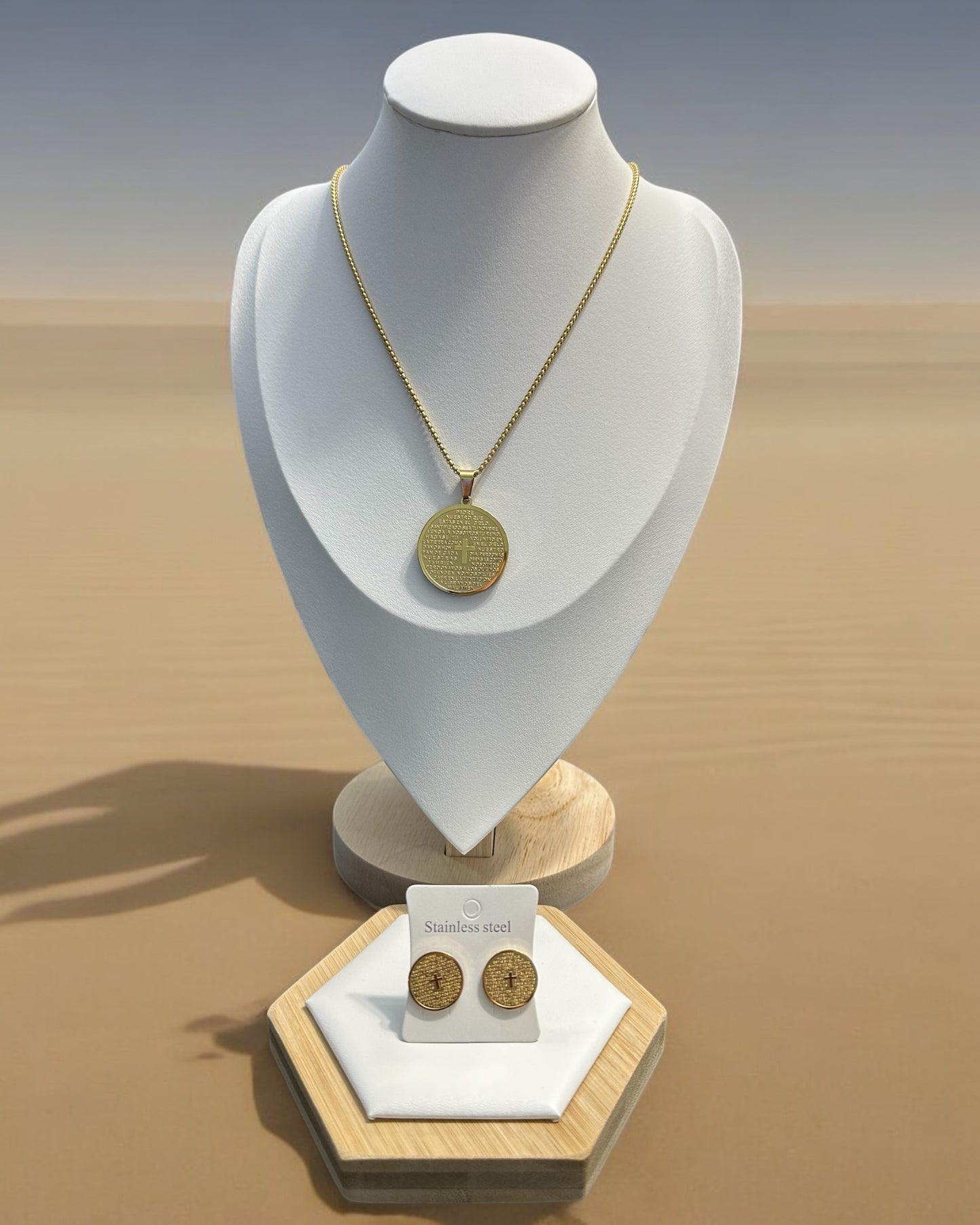 Set Padre Nuestro en Dorado (Pantallas y Collar)