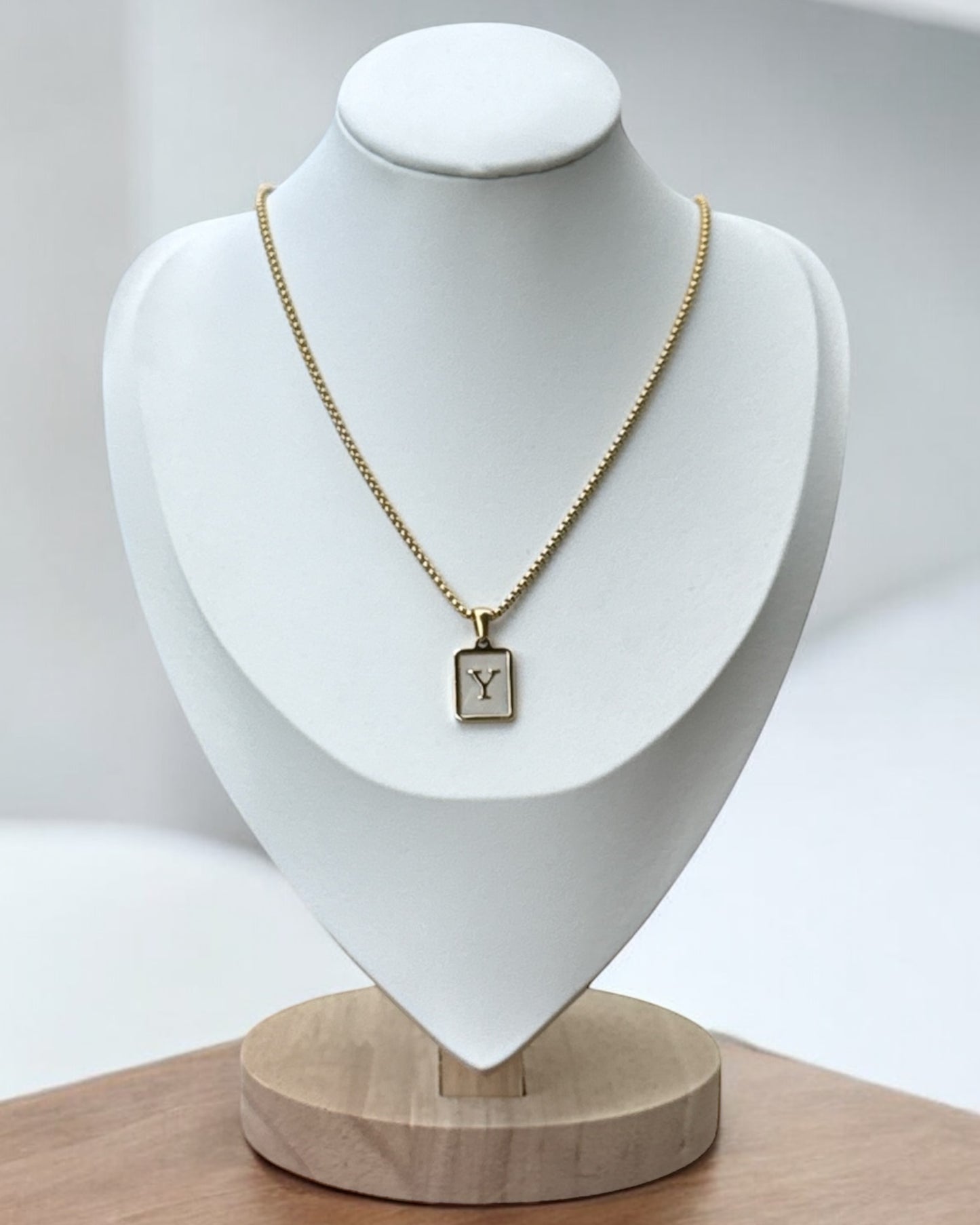 Inicial del Nombre Dorada
 Letra Y