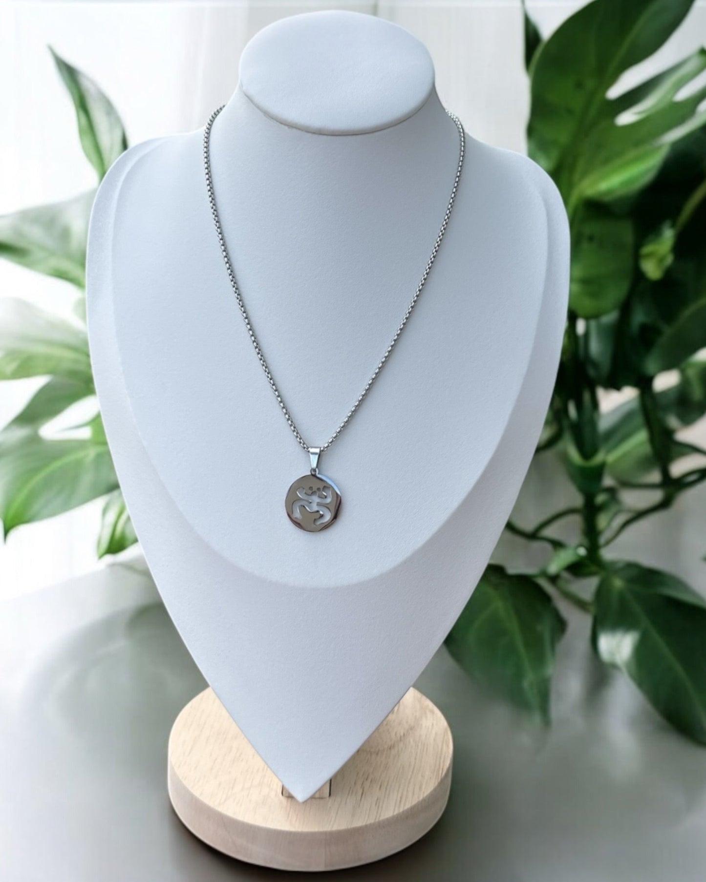 Collar Coqui Taíno Redondo en Plateado