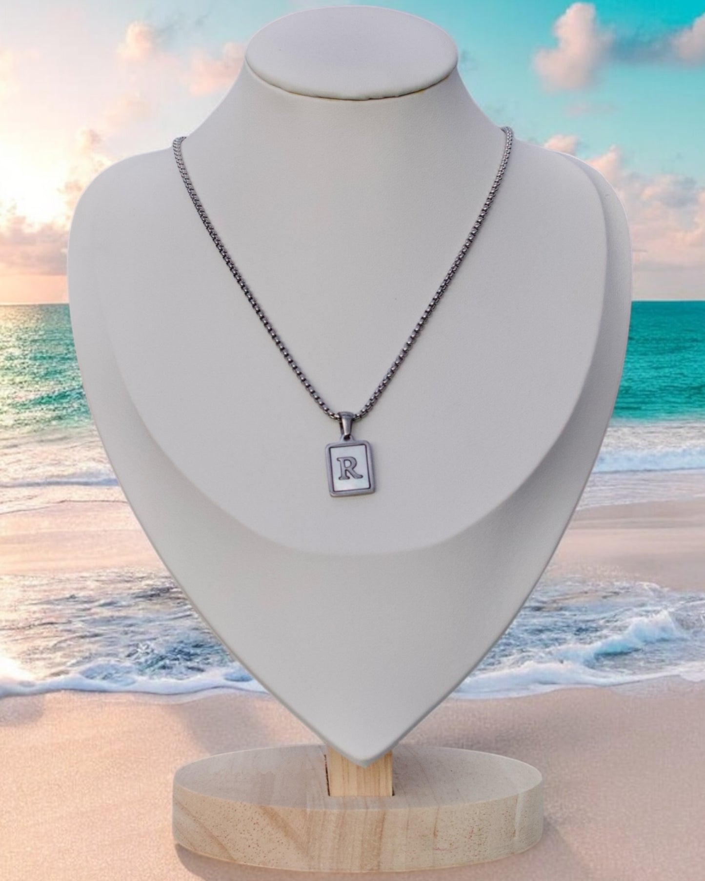 Inicial del Nombre Plateada Letra R