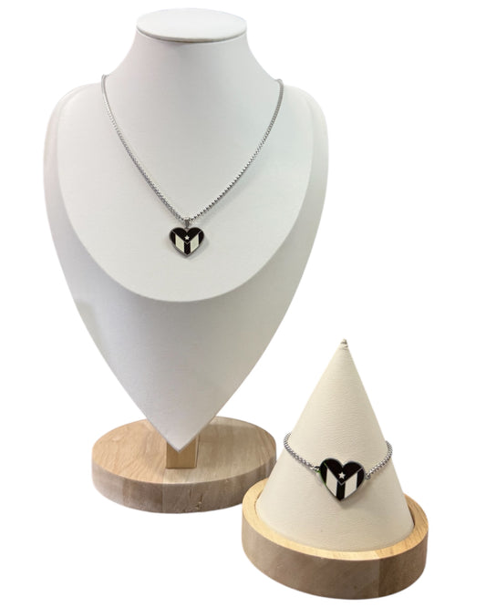 Set Bandera Corazón de PR Colores en Negro/Blanco y Plateado (Collar y Pulsera)