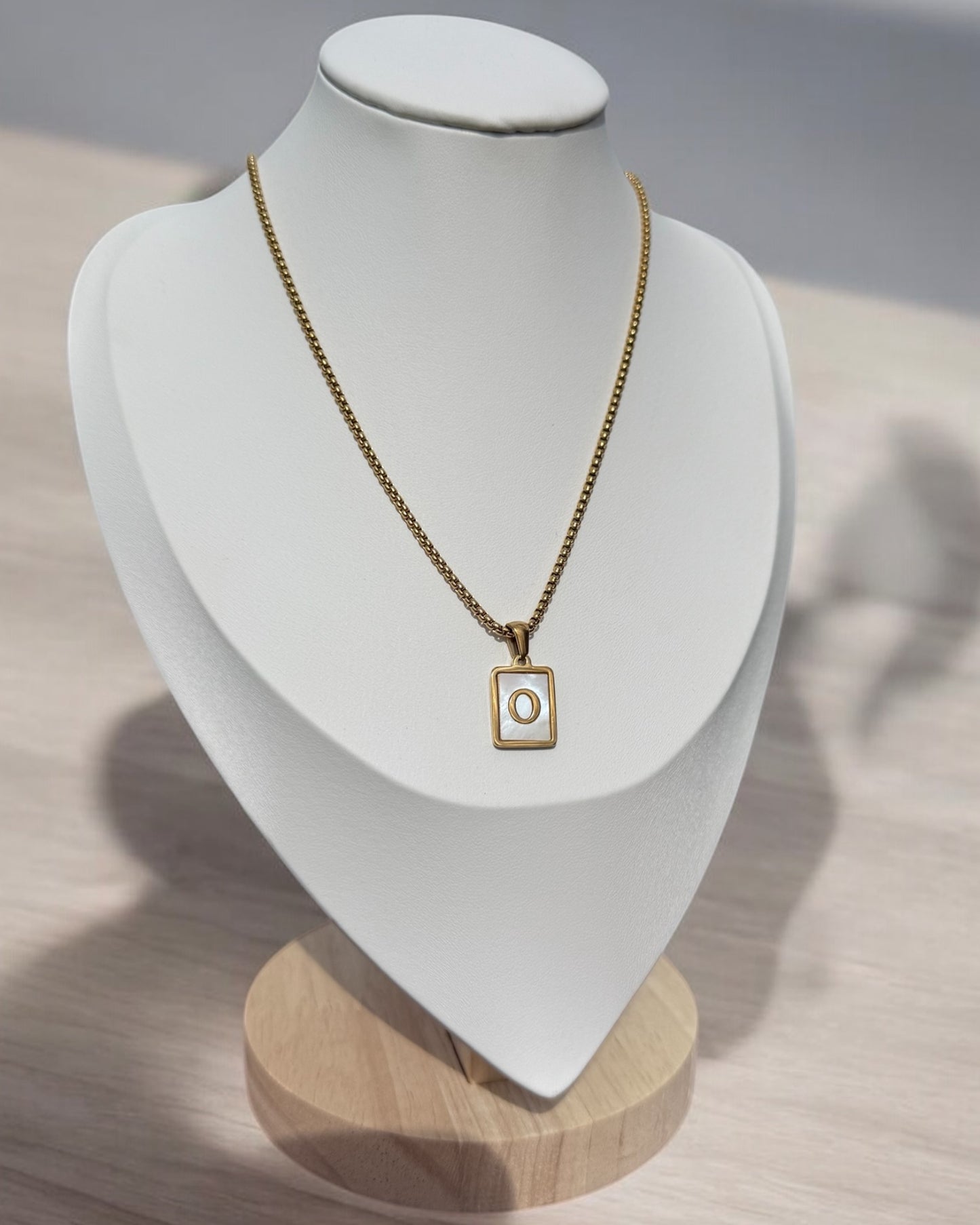 Inicial del Nombre Dorada
 Letra O