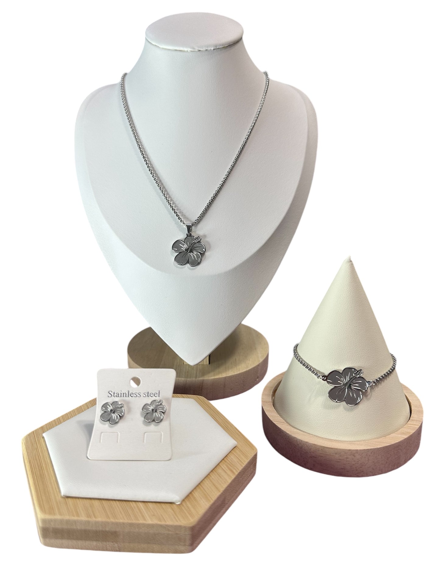 Set Flor de Maga en Plateado (Collar, Pulsera y Aretes)