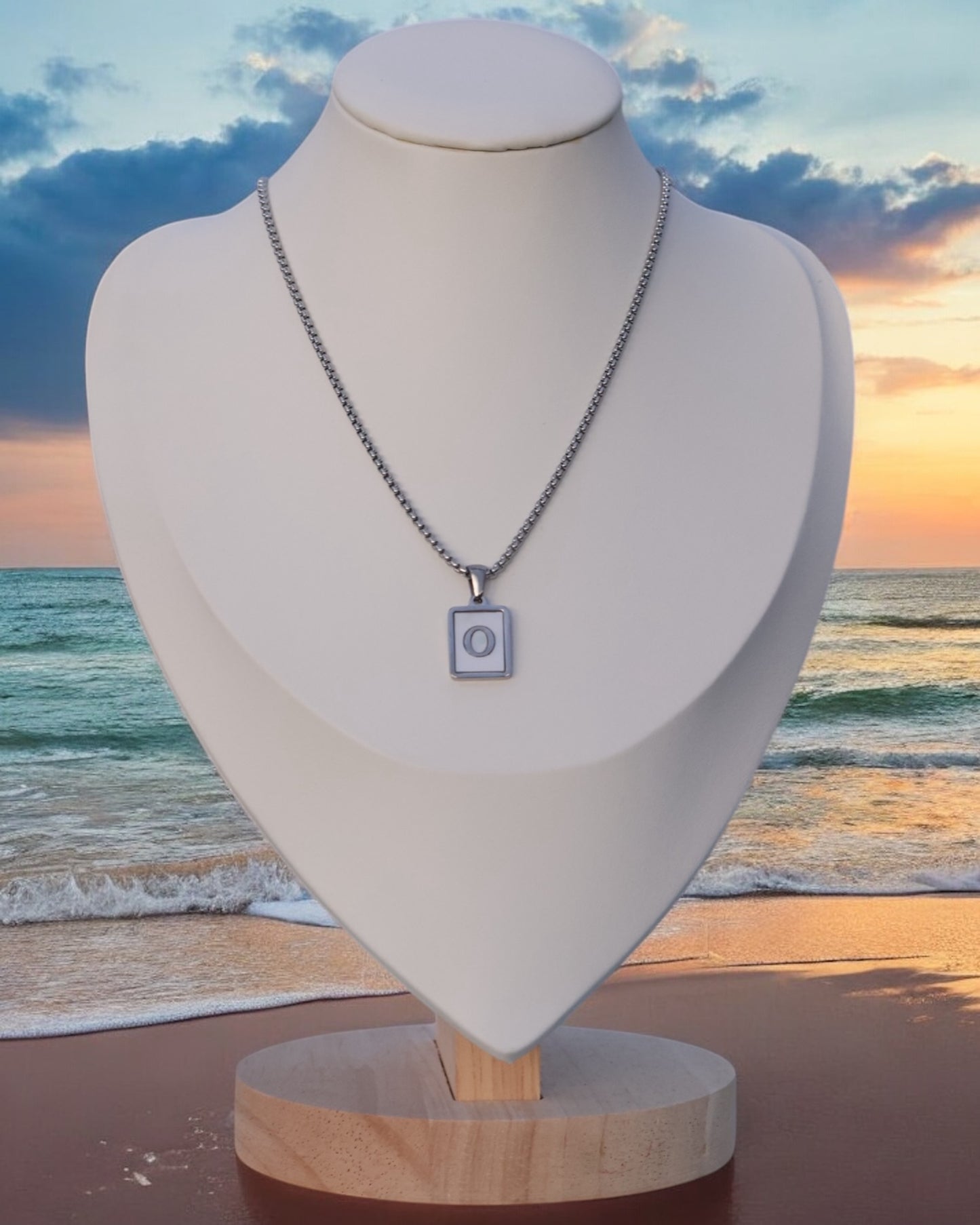 Inicial del Nombre Plateada
 Letra O