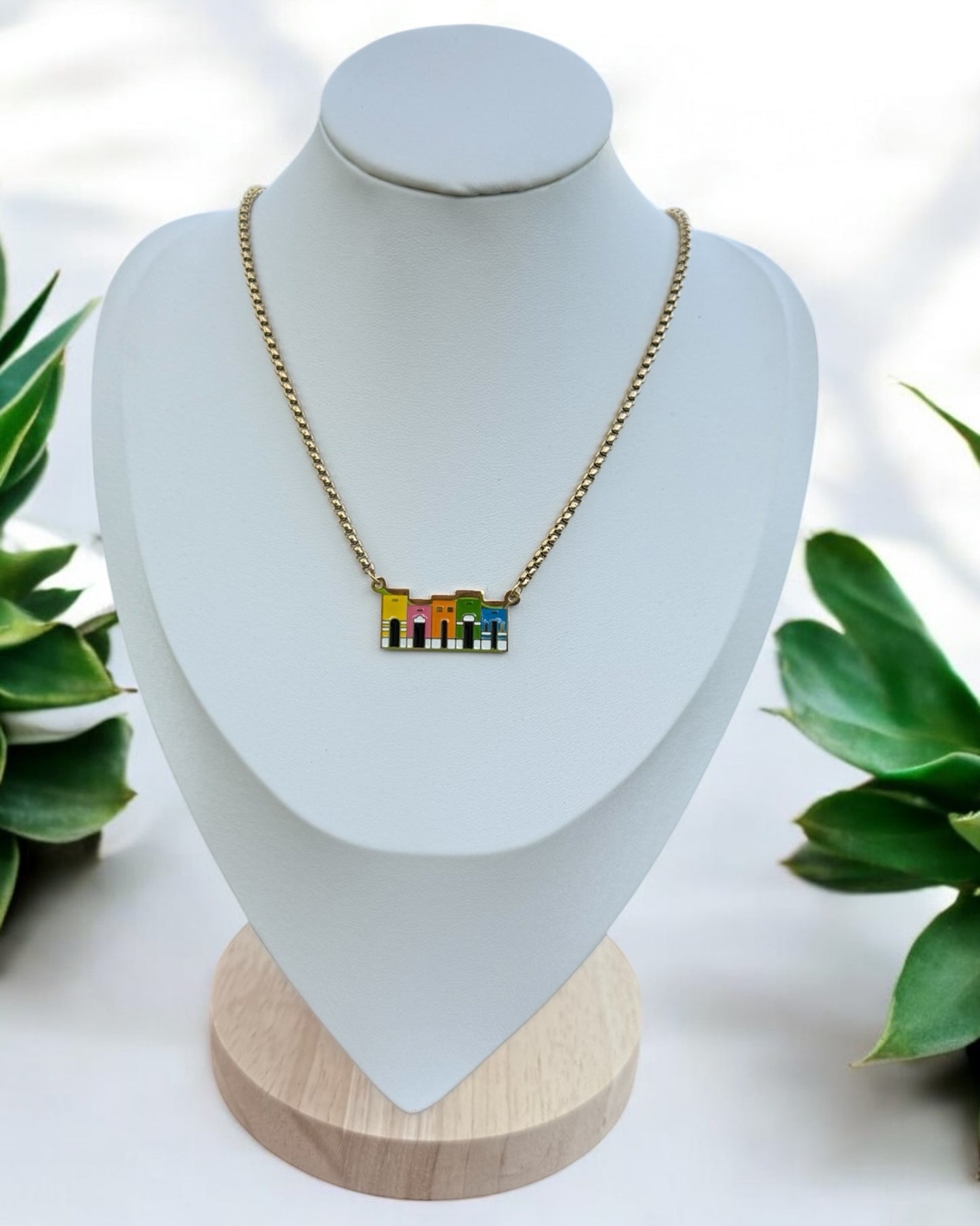 Collar Casitas de San Juan Dorado