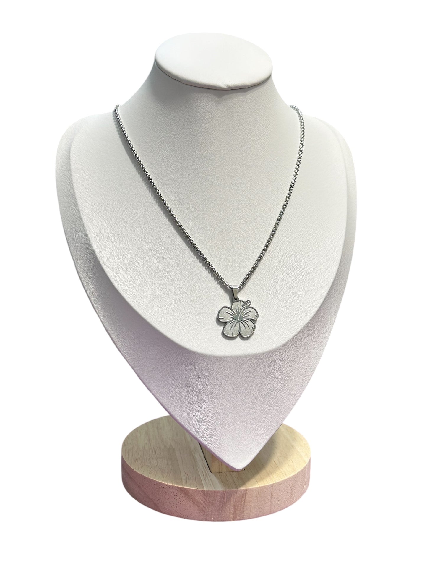 Set Flor de Maga en Plateado (Collar, Pulsera y Aretes)