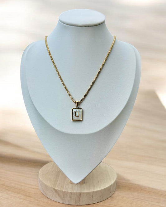 Inicial del Nombre Dorada
 Letra U