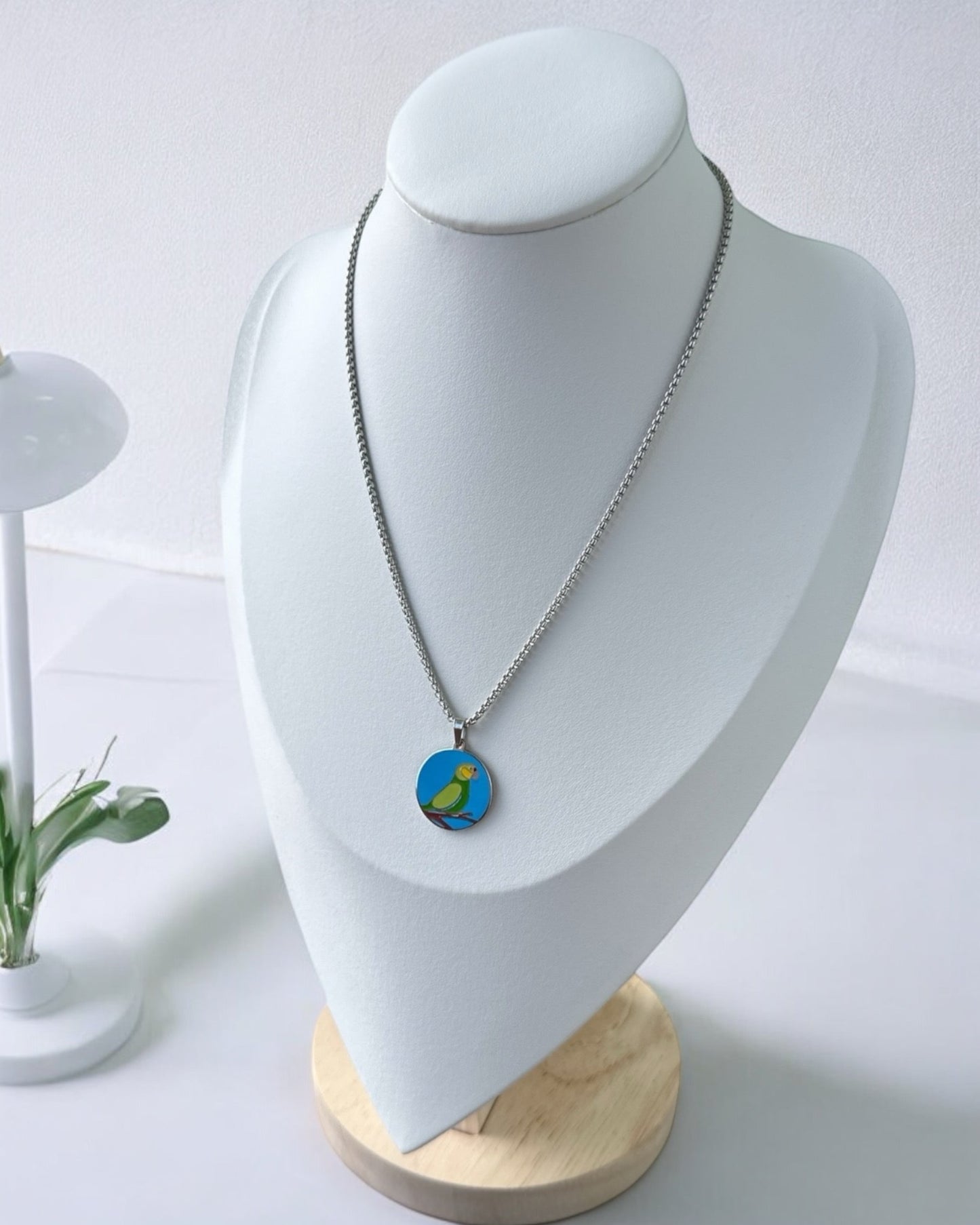 Collar Cotorra  de PR con los Colores de la Bandera.