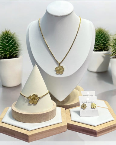 Set Flor de Maga en Dorado (Collar, Pulsera y Aretes)