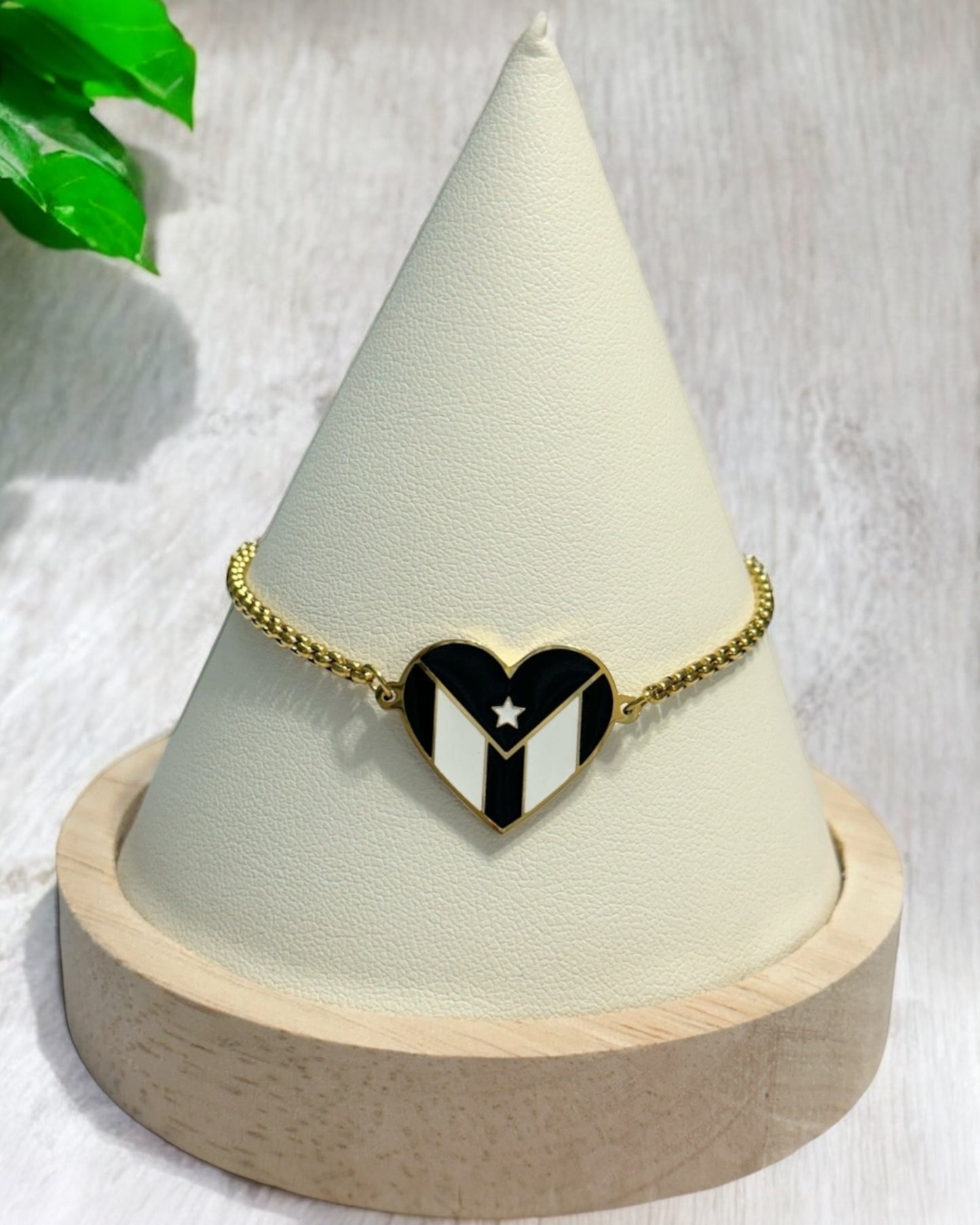 Pulsera Corazón Blanco/Negro Dorada