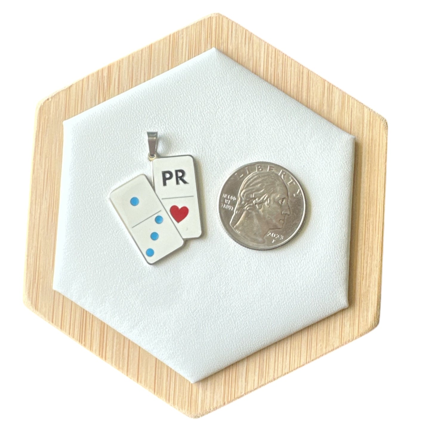 Collar Ficha de Dominos con los Colores de la Bandera de PR.