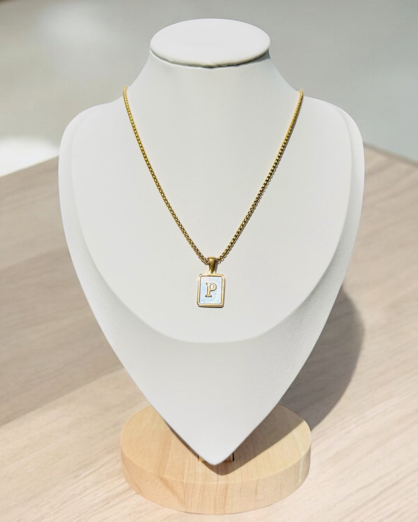 Inicial del Nombre Dorada
 Letra P