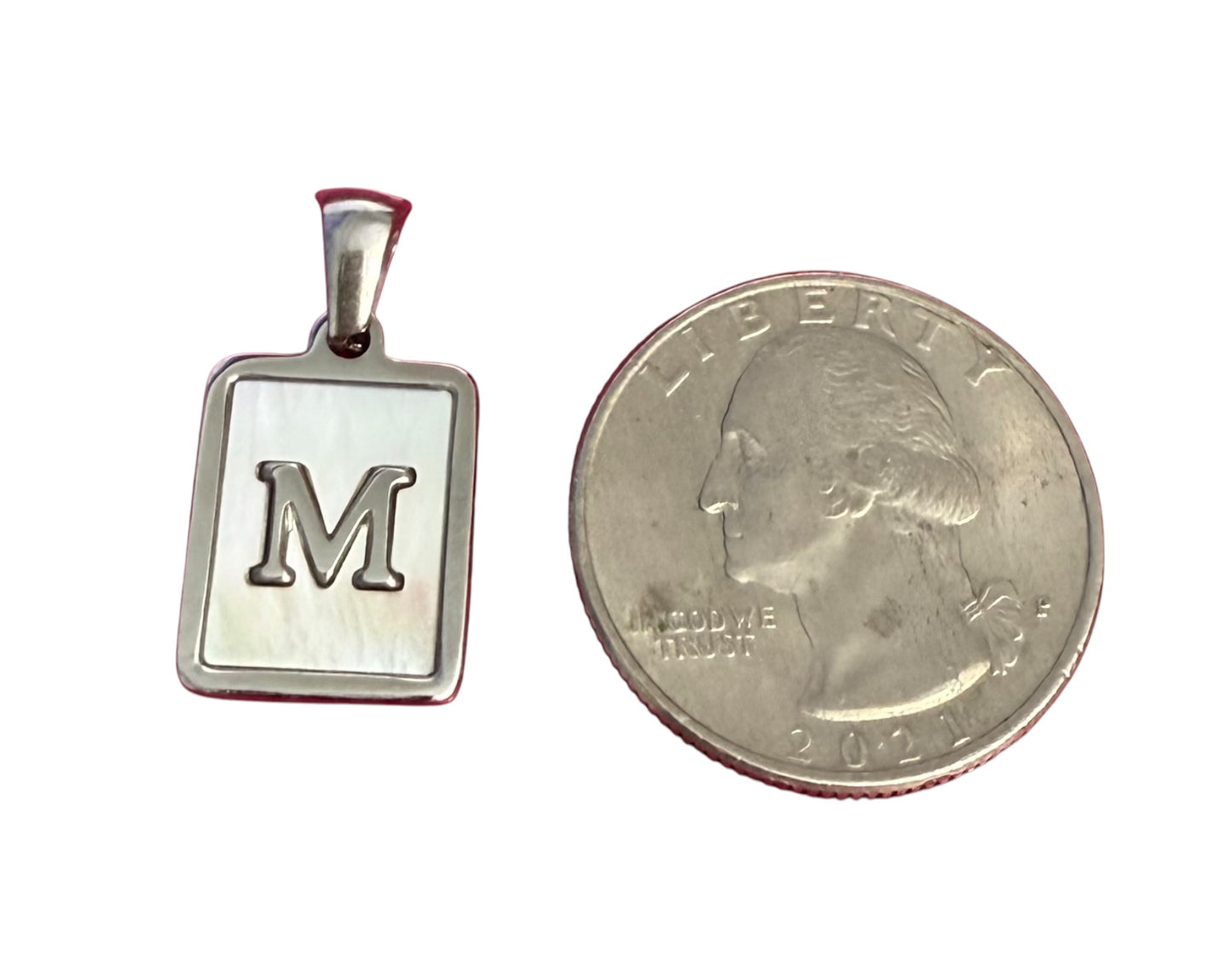 Inicial del Nombre Plateada
 Letra M