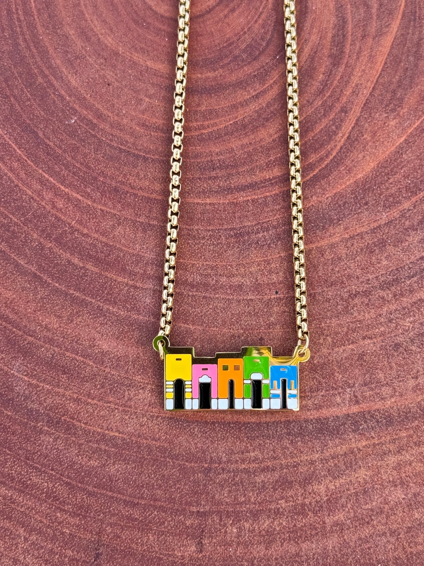 Collar Casitas de San Juan Dorado