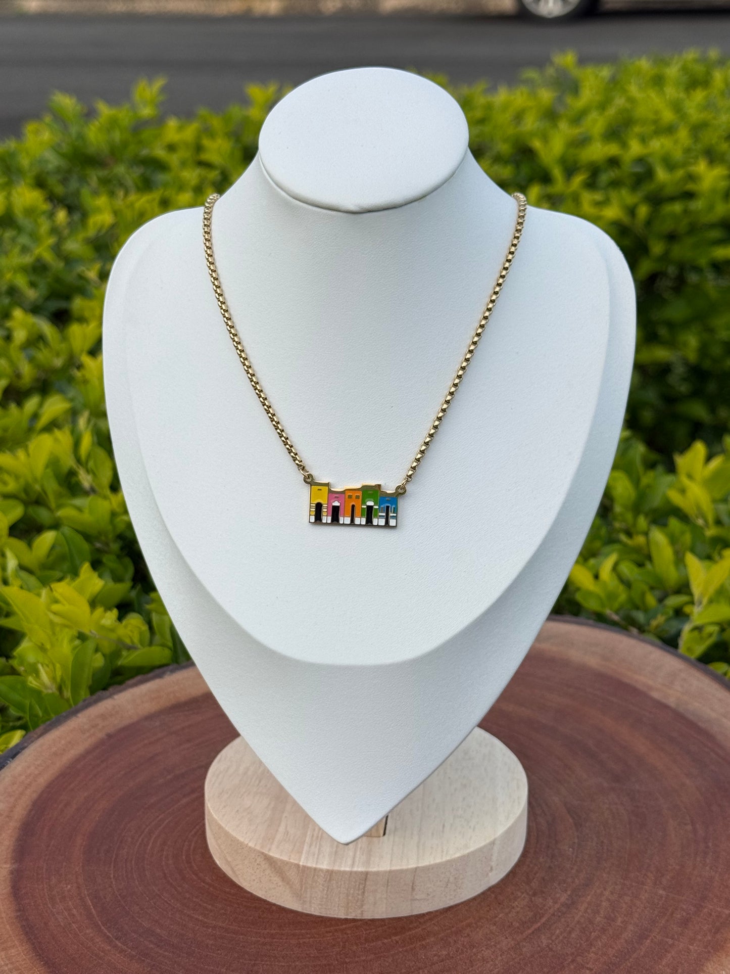 Collar Casitas de San Juan Dorado