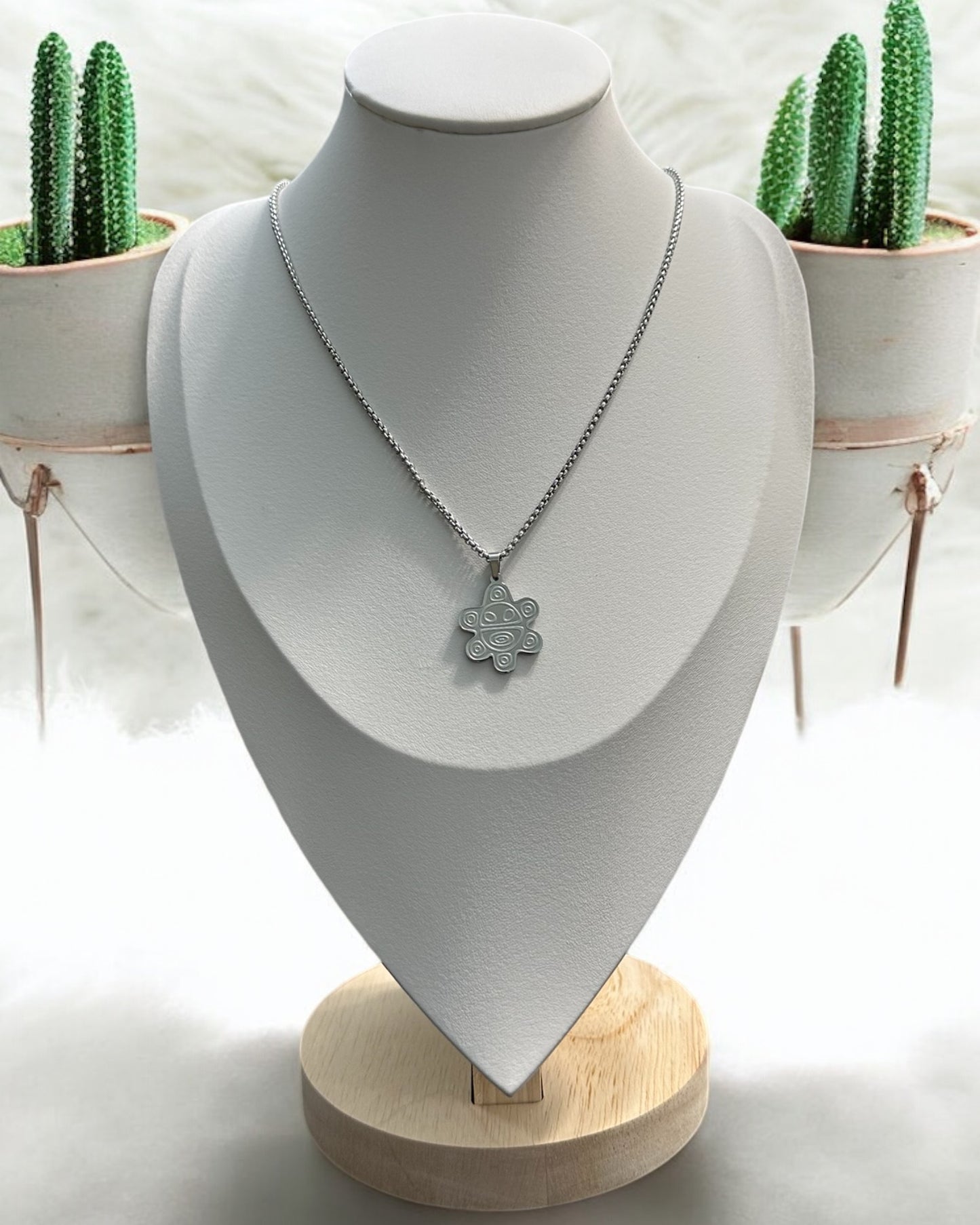 Set Sol Taino Plateado (Collar, Pulsera y Aretes)