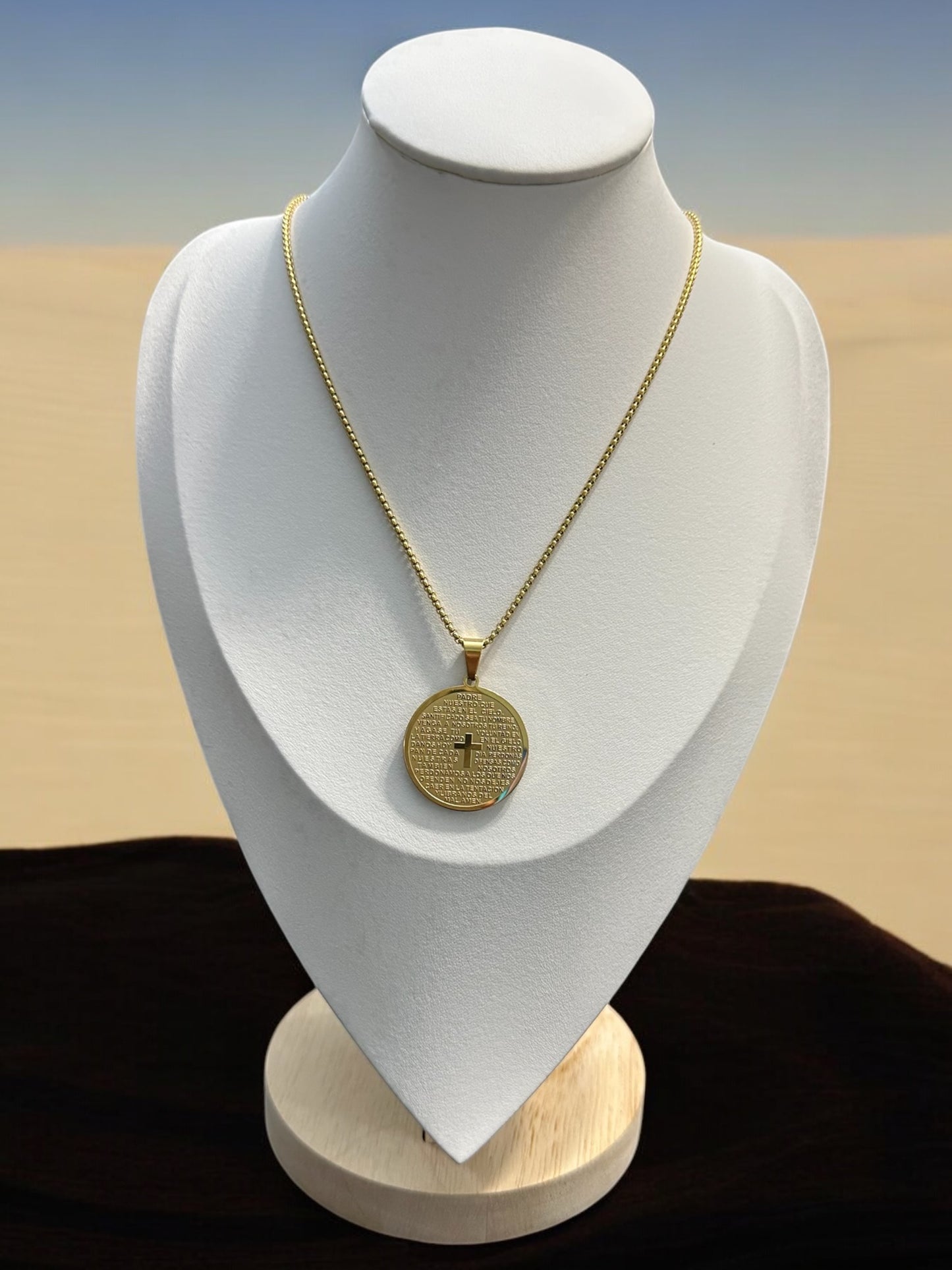 Collar Padre Nuestro en Dorado