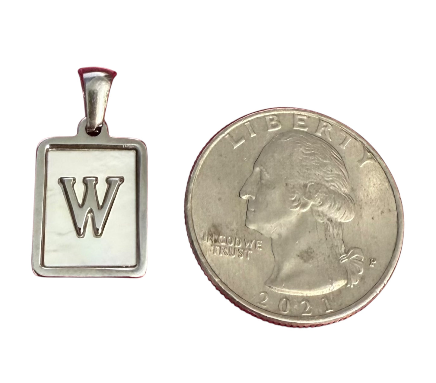 Inicial del Nombre Plateada
 Letra W