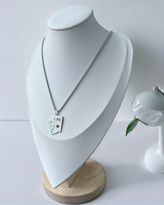 Collar Ficha de Dominos con los Colores de la Bandera de PR.