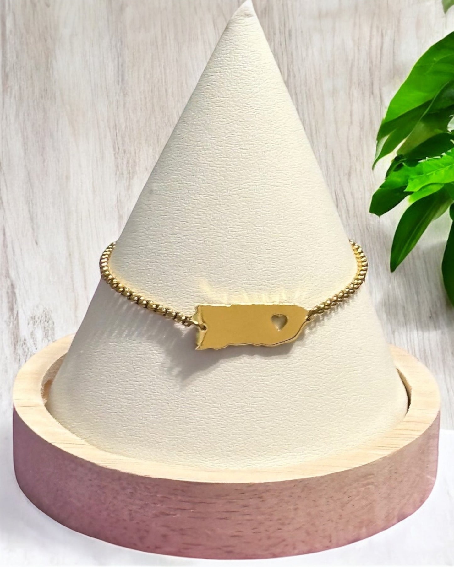 Pulsera Mapa con Corazón Dorada