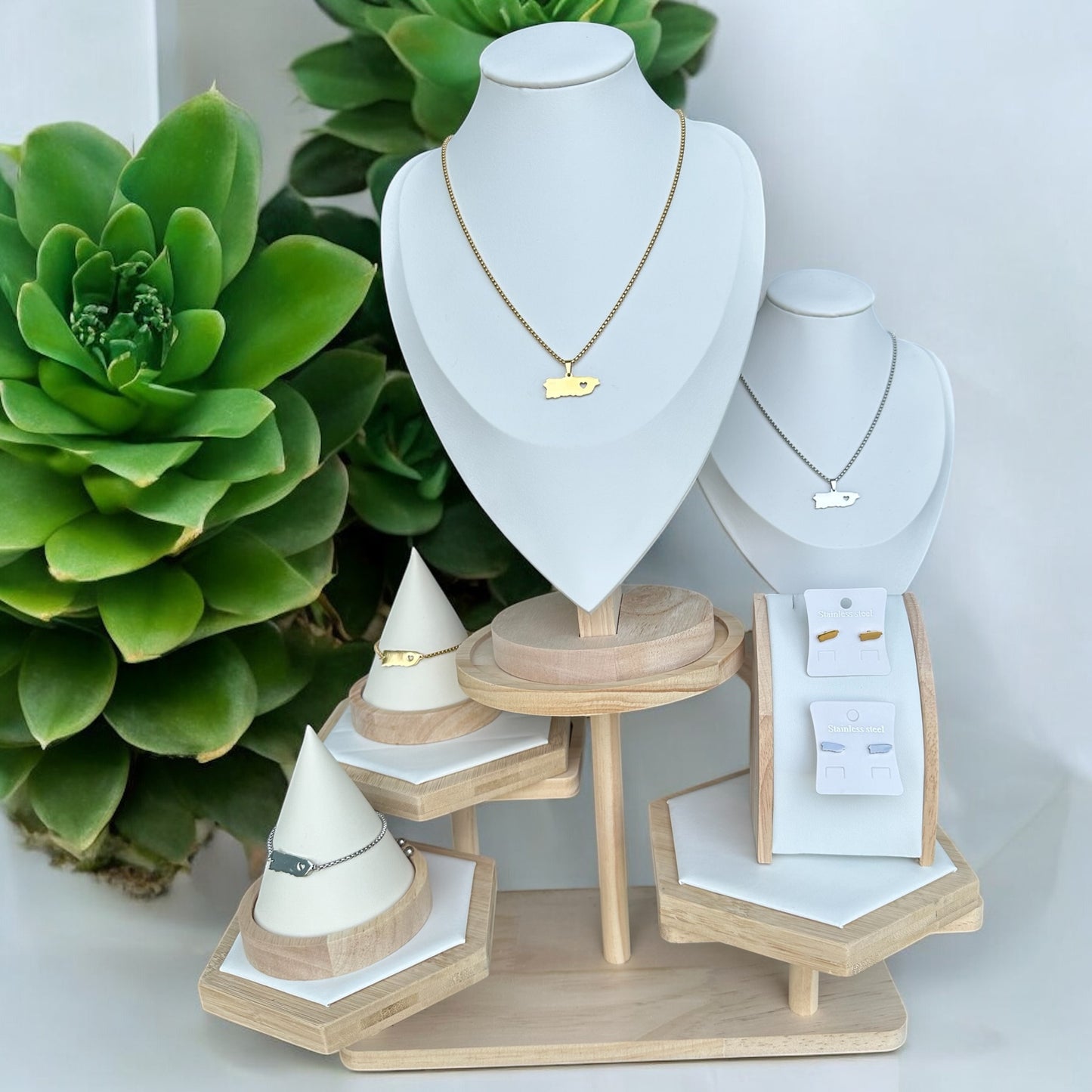 Collar mapa de Puerto Rico con Corazón Plateada