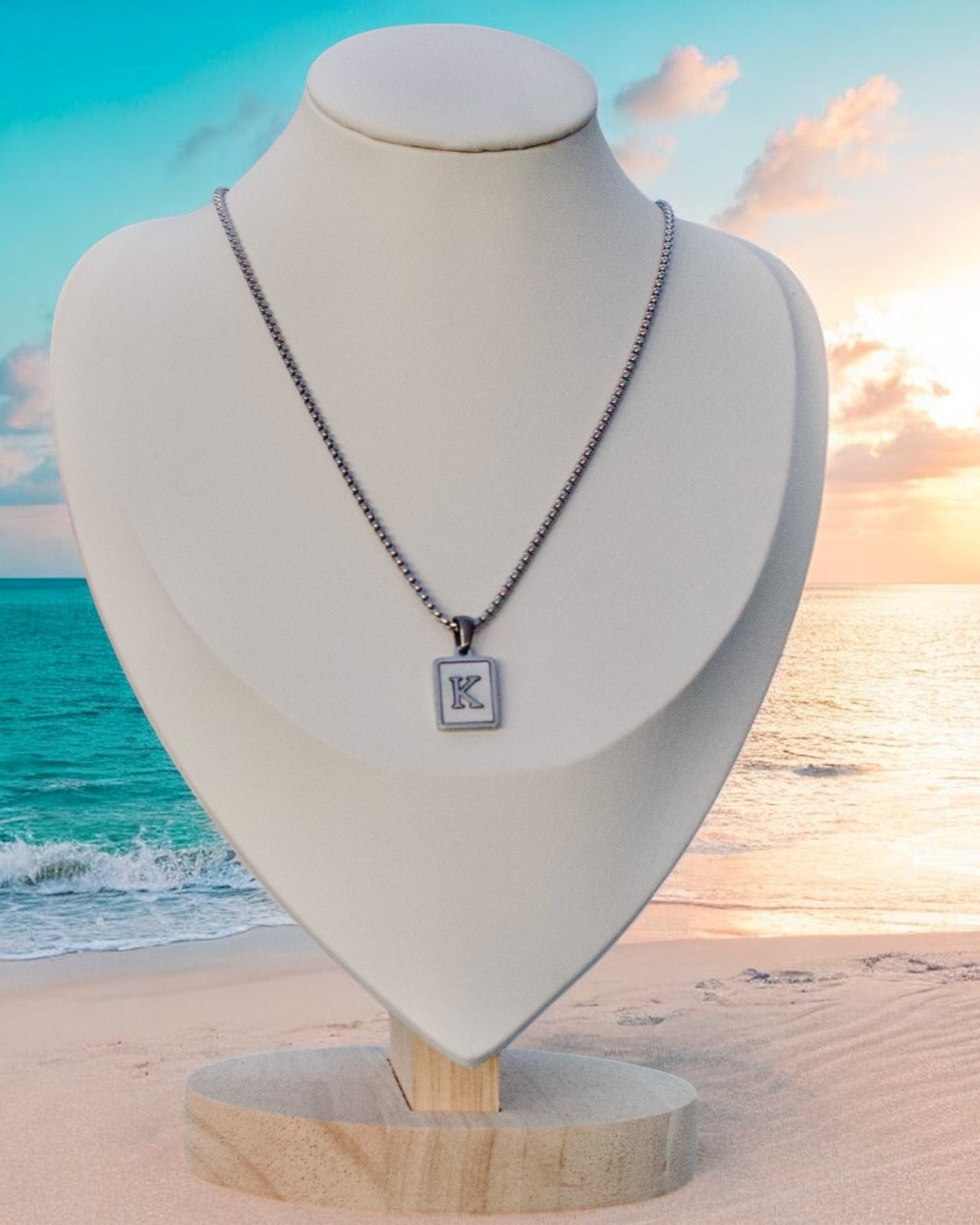 Inicial del Nombre Plateada
 Letra K