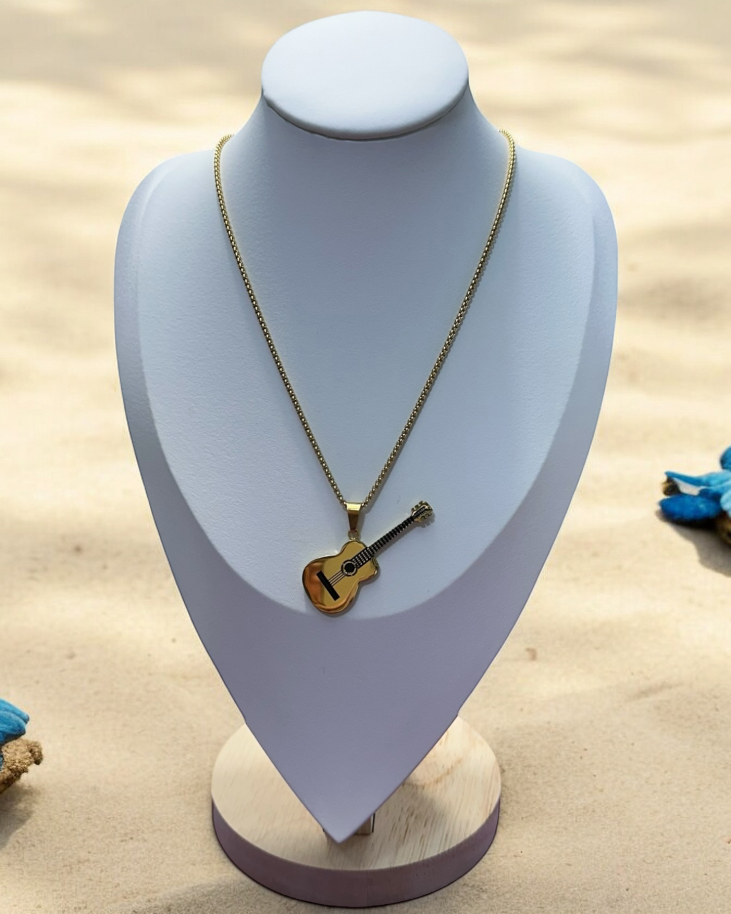 Collar Guitarra en Dorada