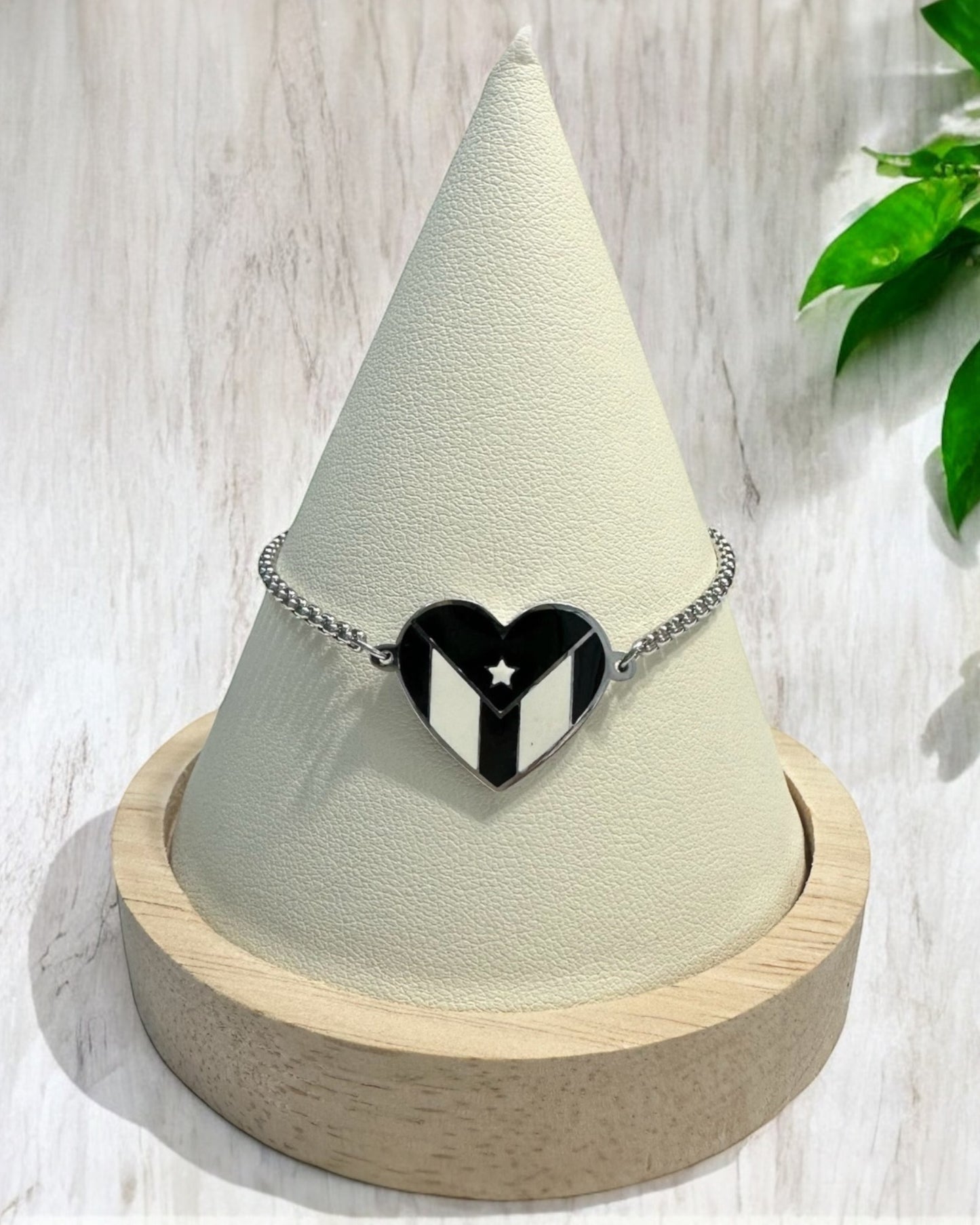 Pulsera Corazón Blanco/Negro Plateada