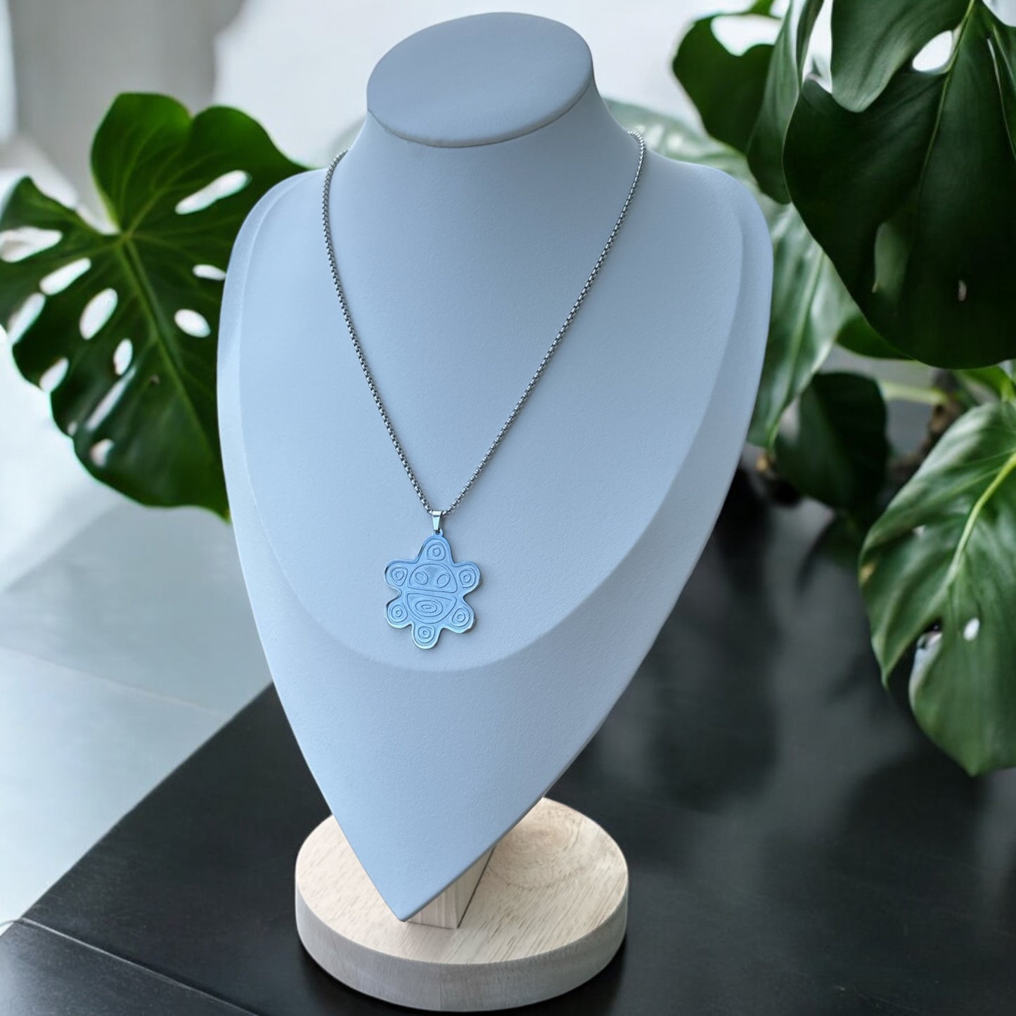 Collar Sol Taino Plateado (Grande)